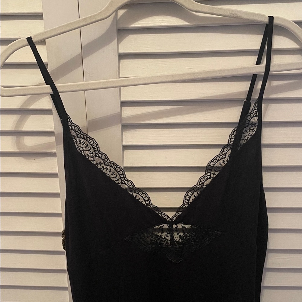 NWT studio La Perla Elegant Black viscose Lace Trim Slip size  m
